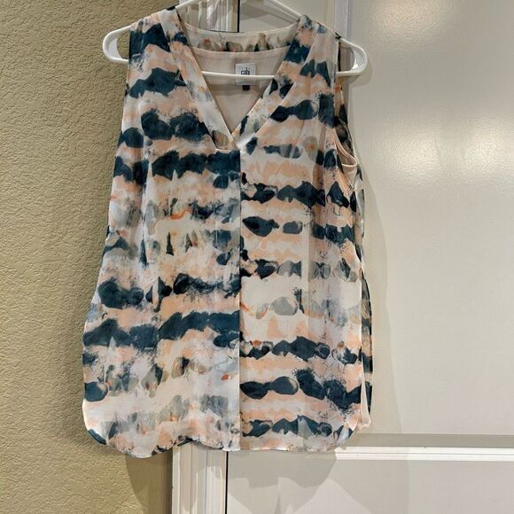 Cabi XS Gelato V-neck printed top - Picture 1 of 7
